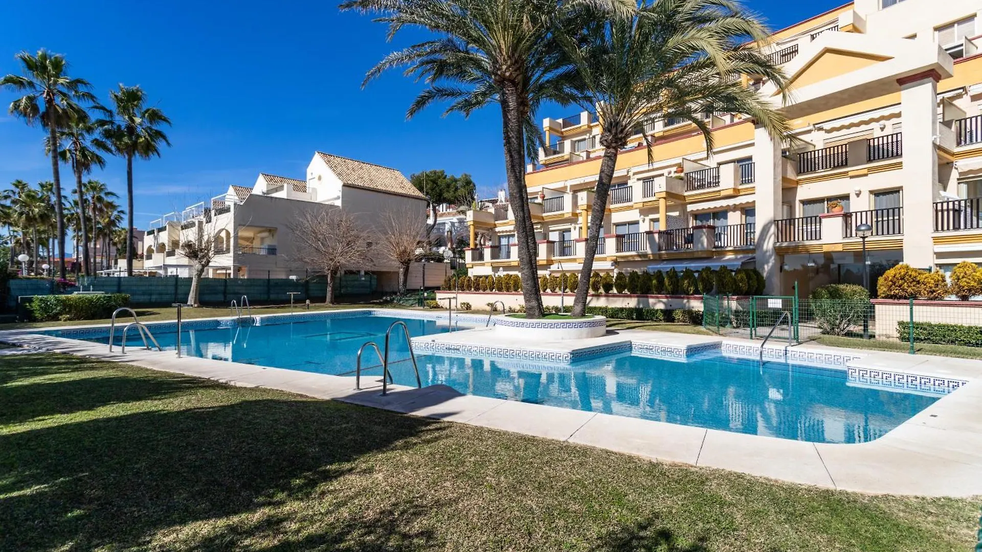 2 Estudios En La Romana Playa, Uno Con Vista Parcial Mar Y Otro Vista A La Piscina Marbella 0*,  Spain