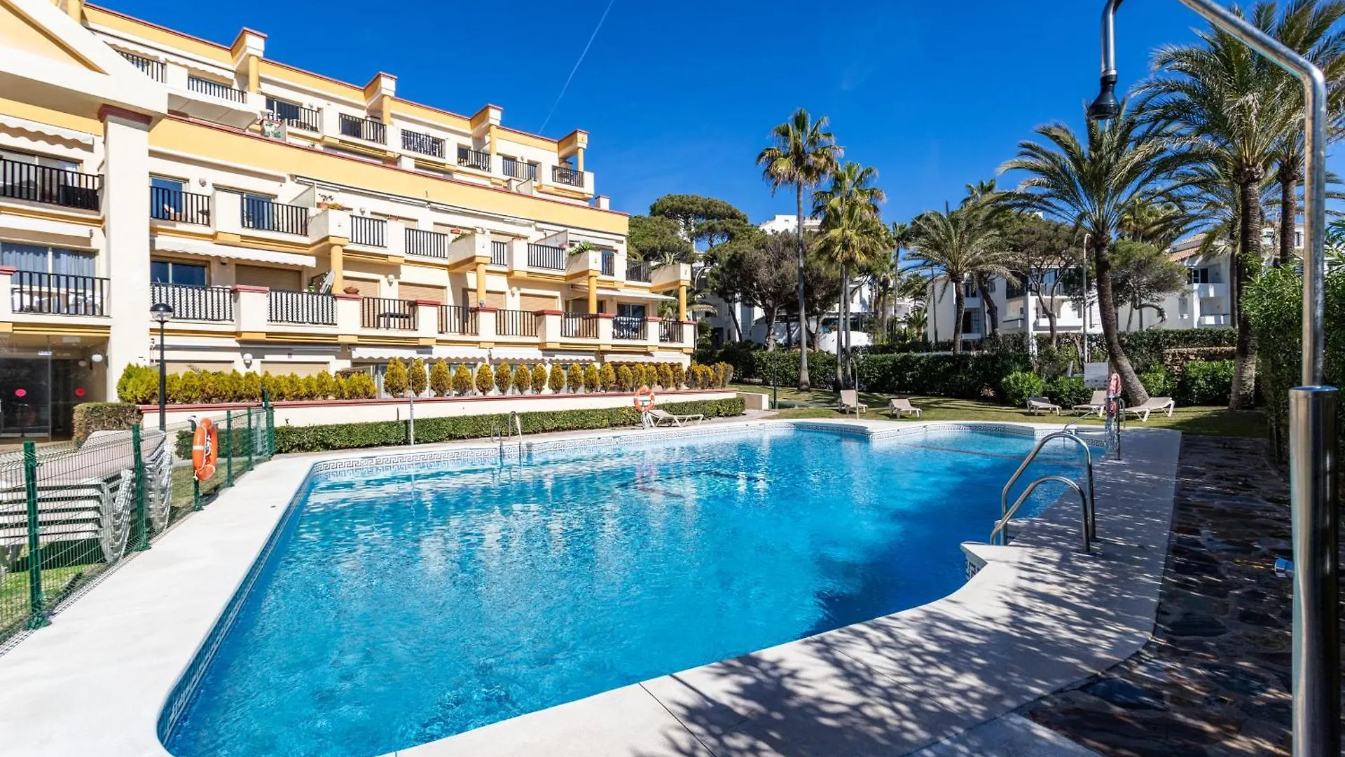 2 Estudios En La Romana Playa, Uno Con Vista Parcial Mar Y Otro Vista A La Piscina Marbella Apartment