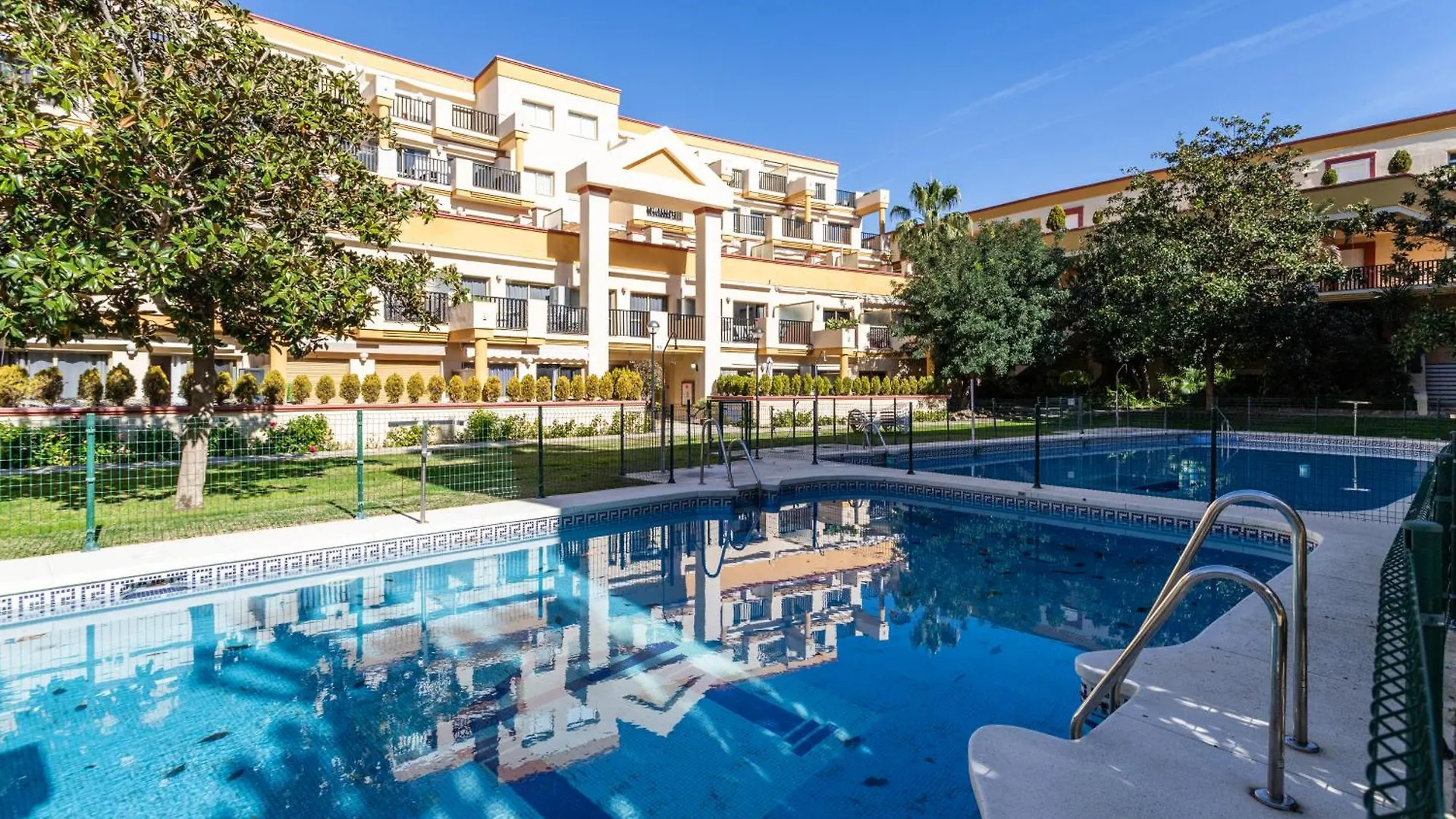 2 Estudios En La Romana Playa, Uno Con Vista Parcial Mar Y Otro Vista A La Piscina Marbella