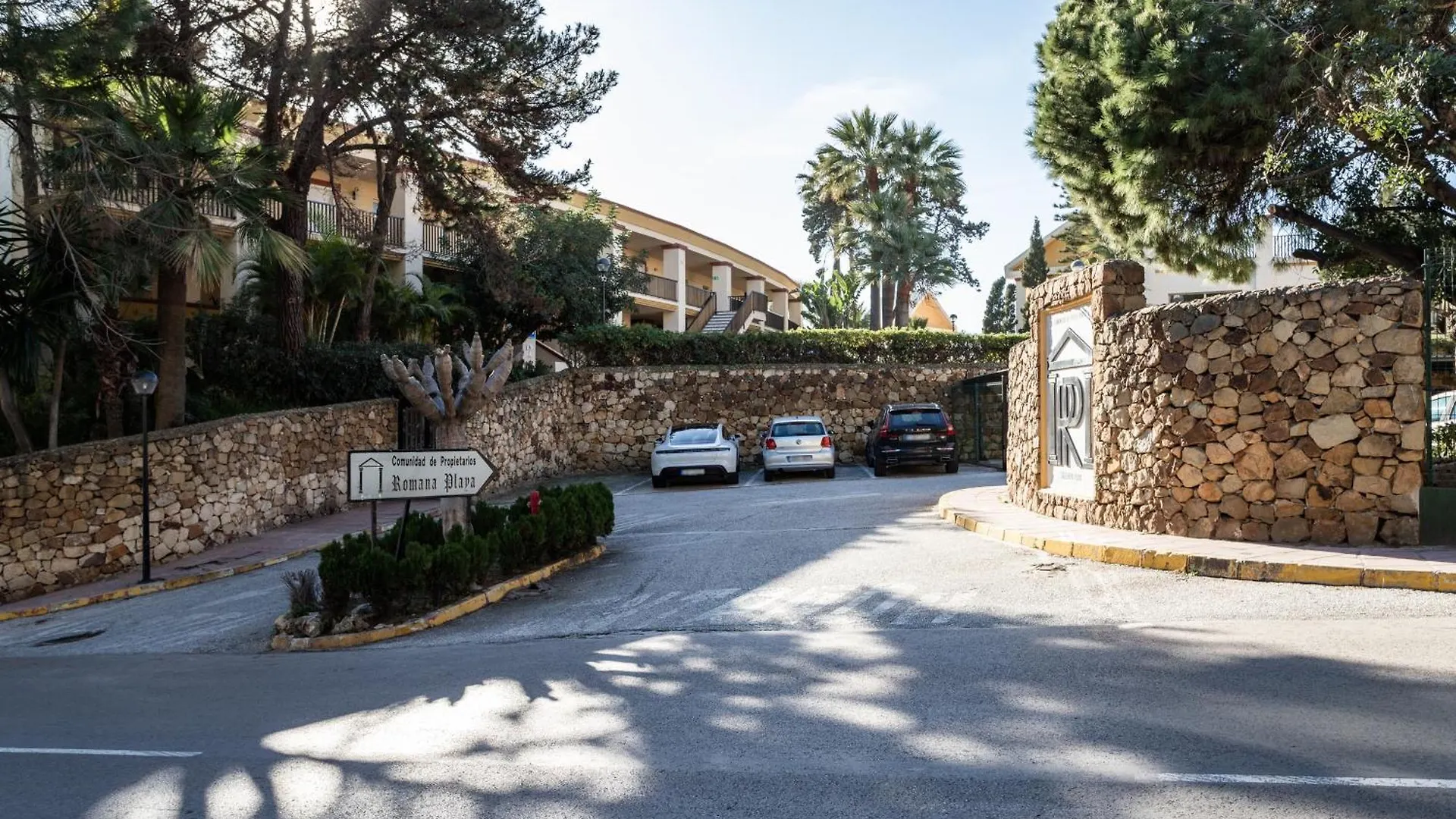 2 Estudios En La Romana Playa, Uno Con Vista Parcial Mar Y Otro Vista A La Piscina Marbella Apartment