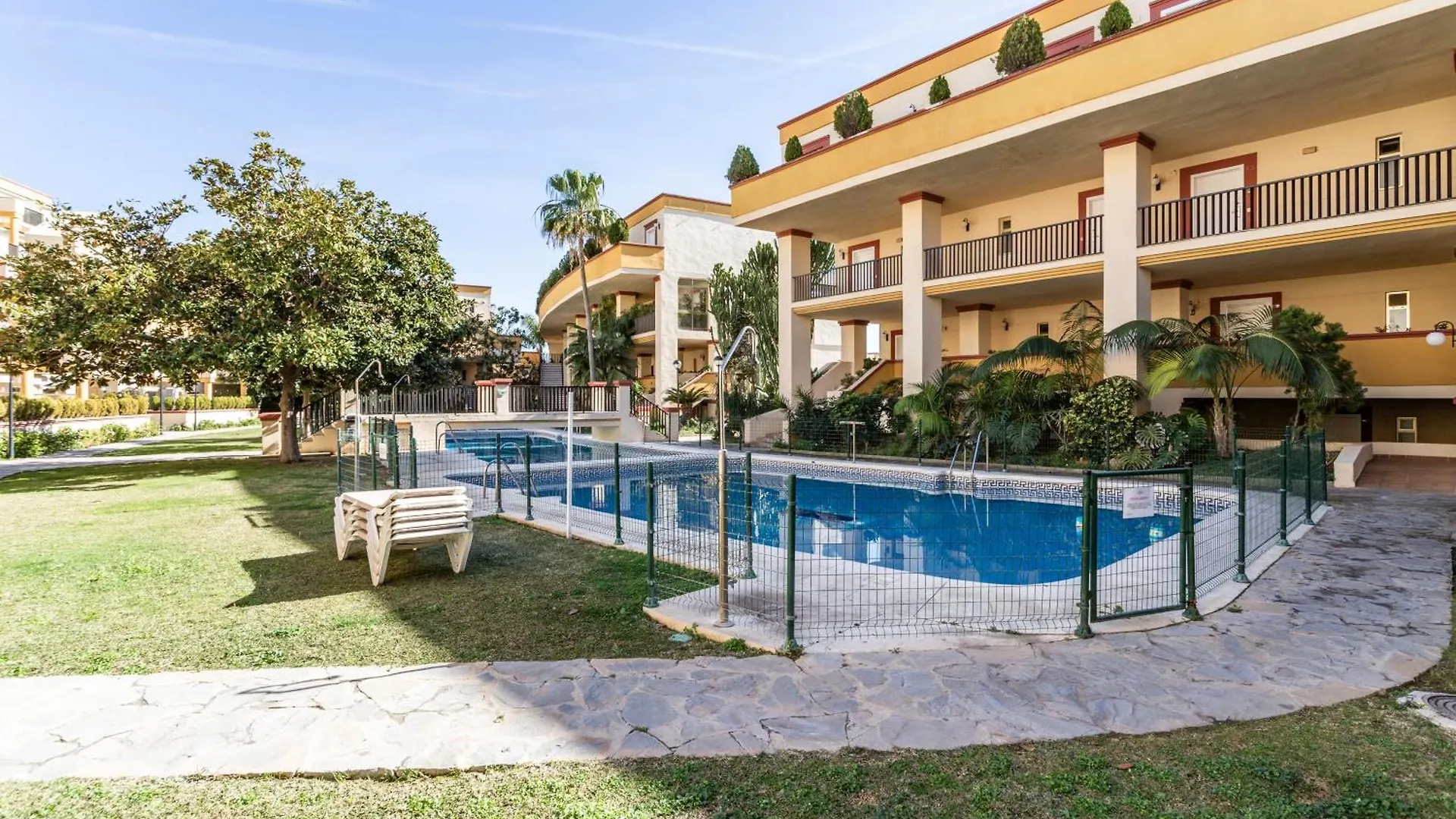 2 Estudios En La Romana Playa, Uno Con Vista Parcial Mar Y Otro Vista A La Piscina Marbella Spain