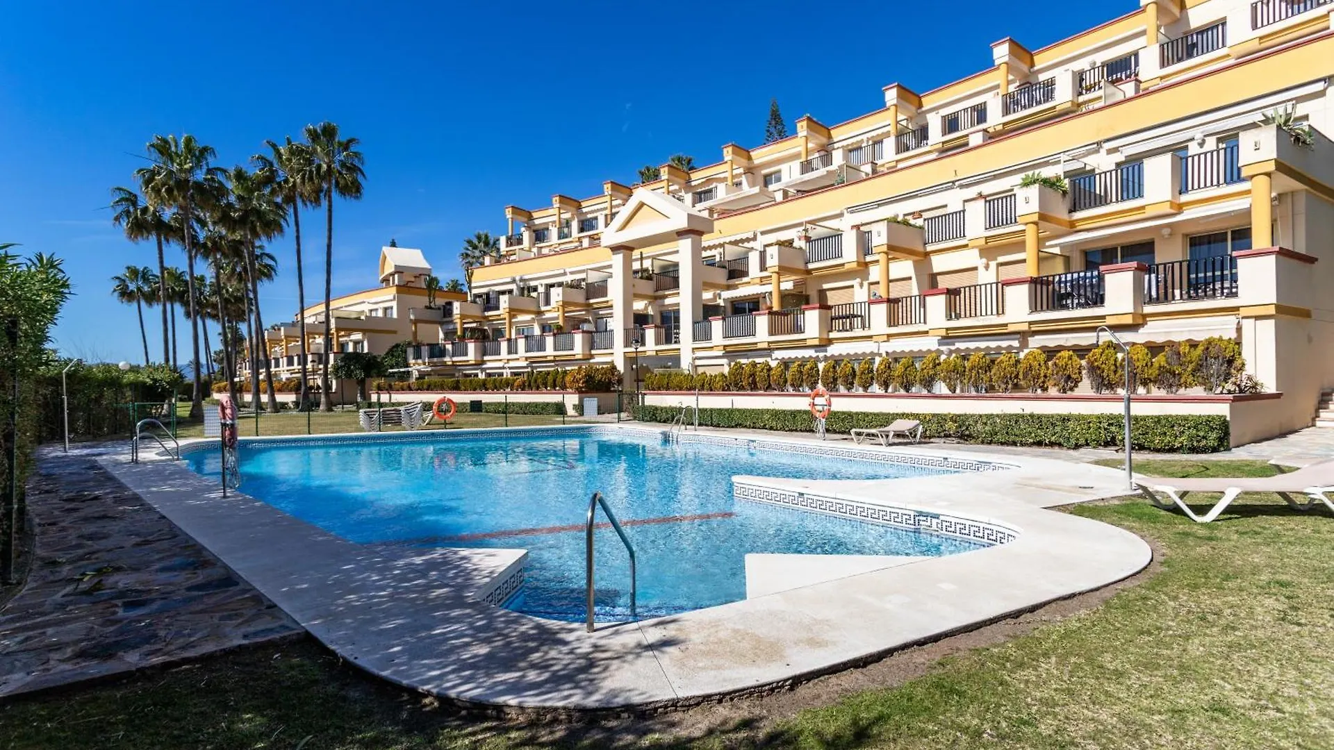 2 Estudios En La Romana Playa, Uno Con Vista Parcial Mar Y Otro Vista A La Piscina Marbella 0*,  Spain