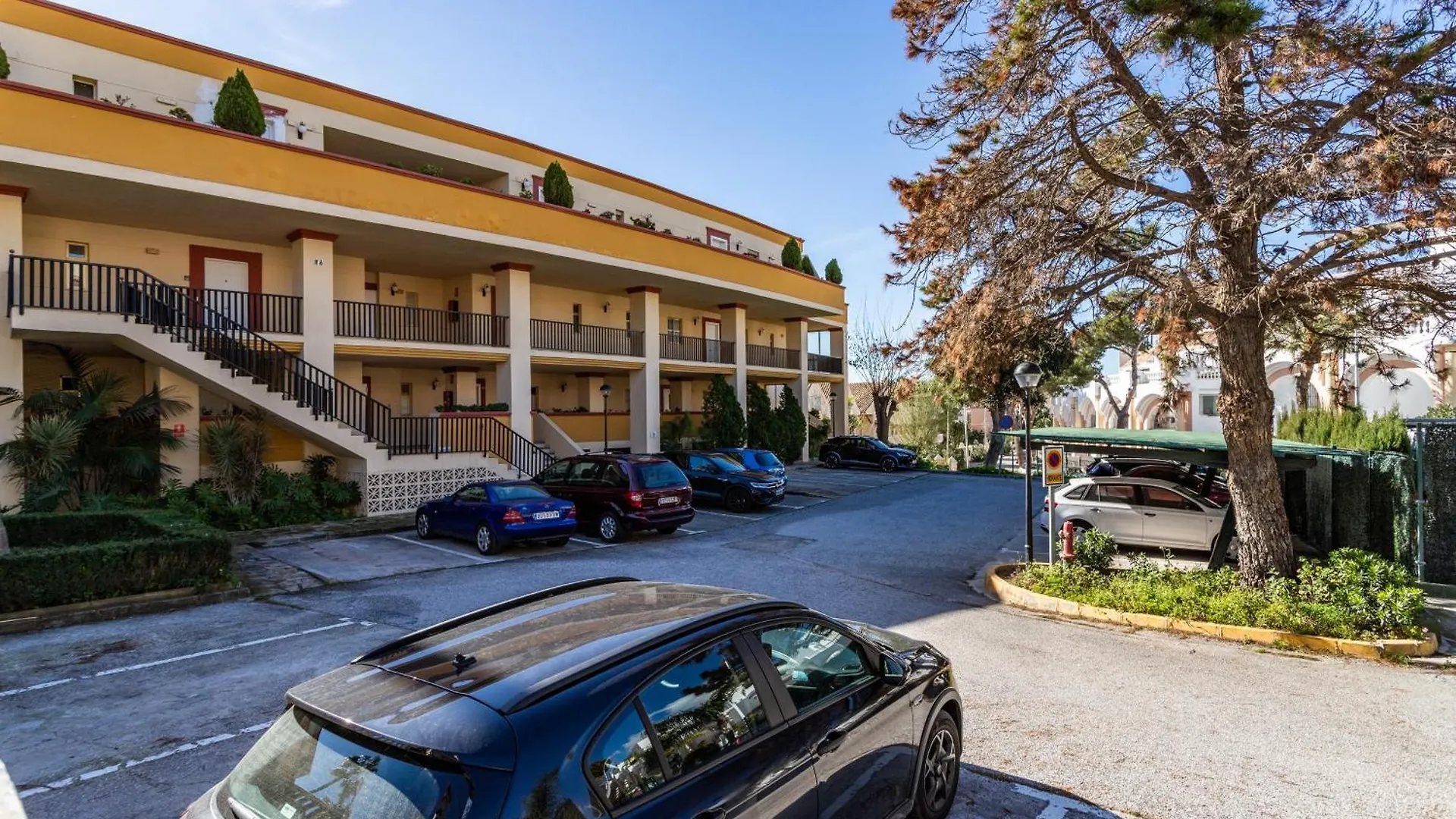 2 Estudios En La Romana Playa, Uno Con Vista Parcial Mar Y Otro Vista A La Piscina Marbella