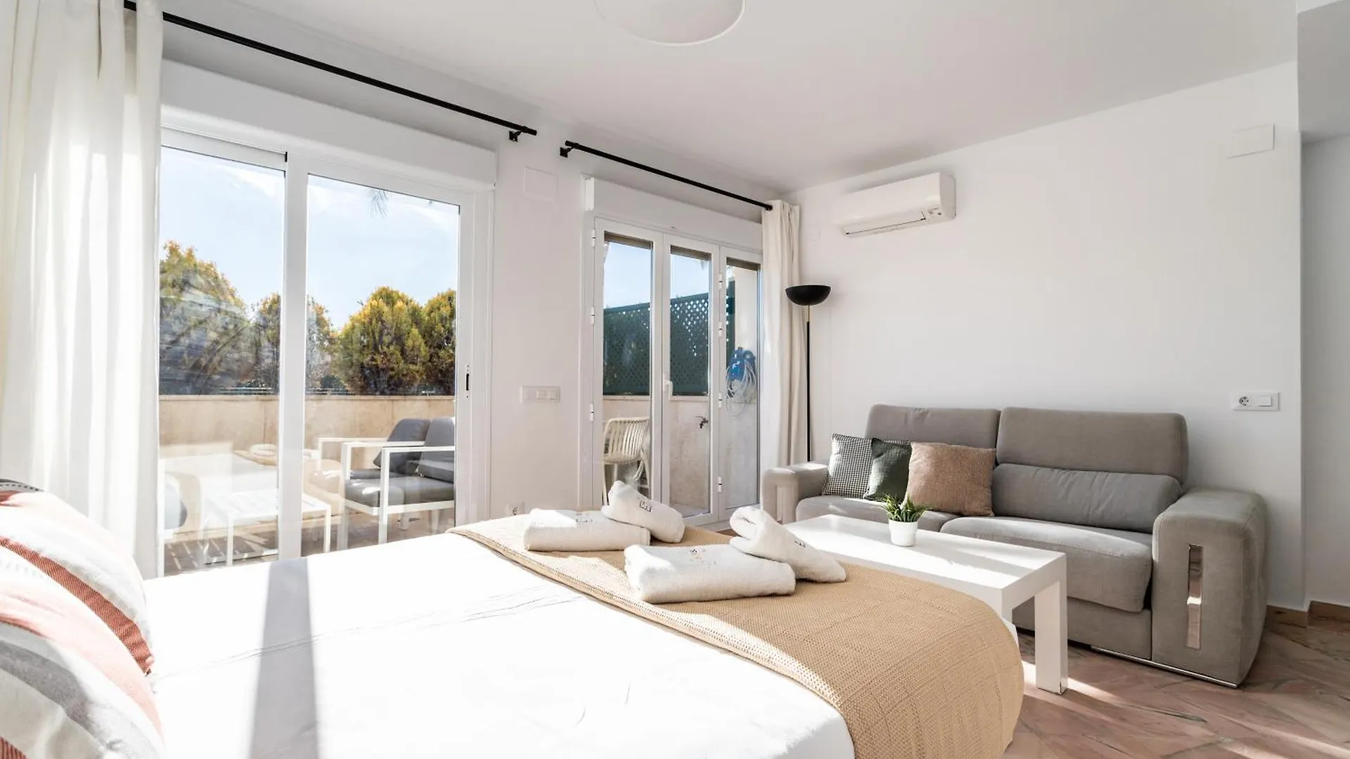 Apartment 2 Estudios En La Romana Playa, Uno Con Vista Parcial Mar Y Otro Vista A La Piscina Marbella