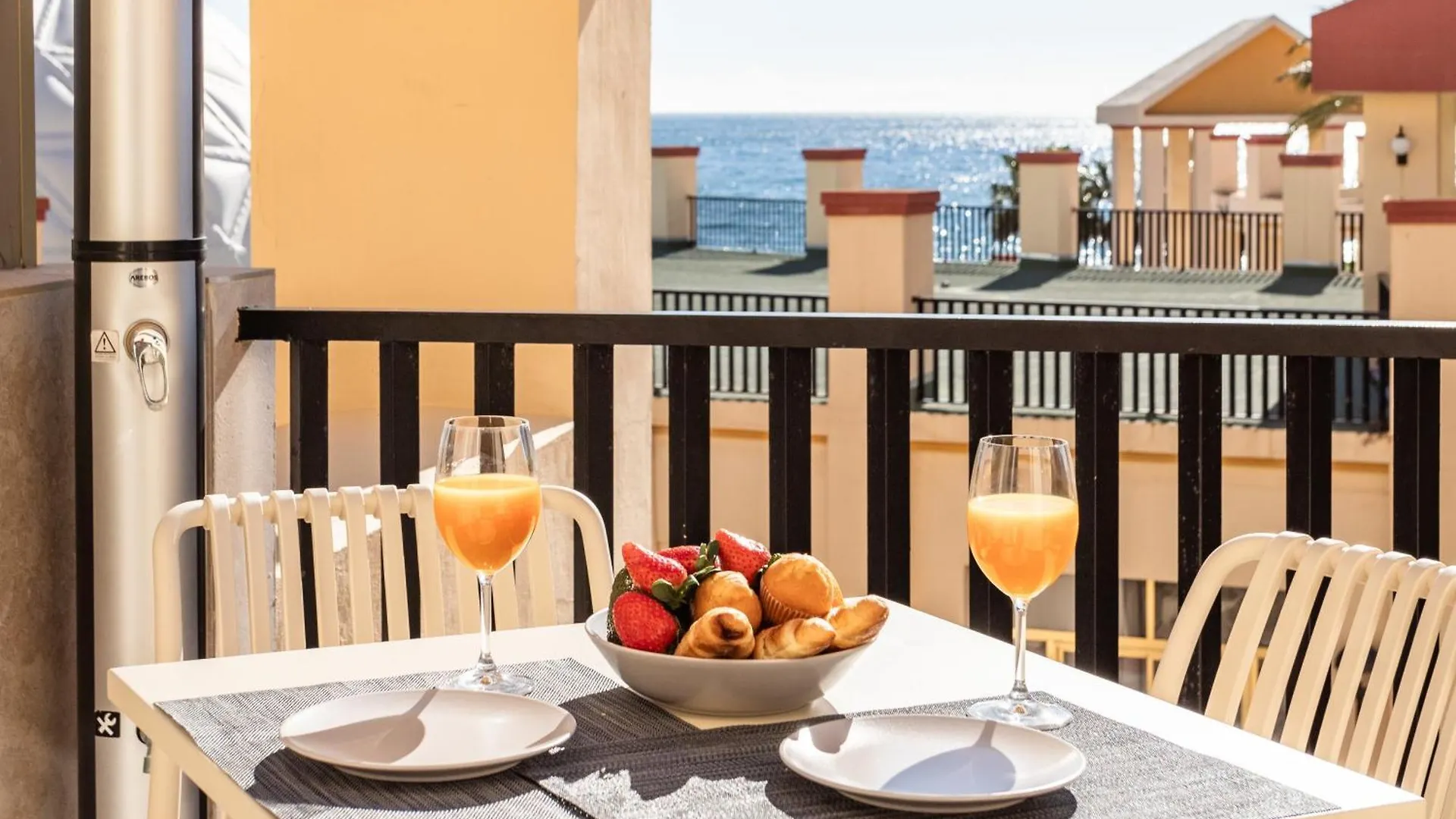 2 Estudios En La Romana Playa, Uno Con Vista Parcial Mar Y Otro Vista A La Piscina Marbella 0*,  Spain